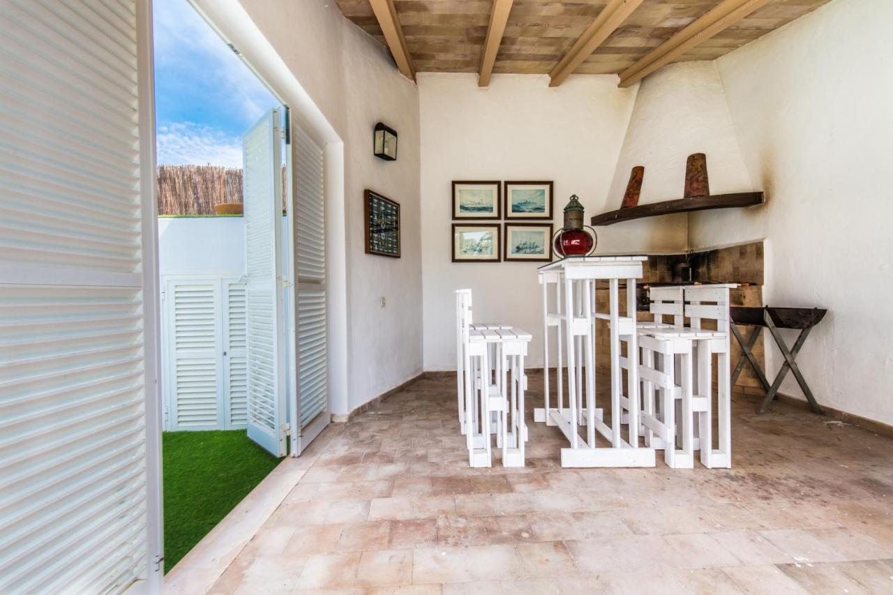 Con Piscina Cerca Del Mar En Villa
