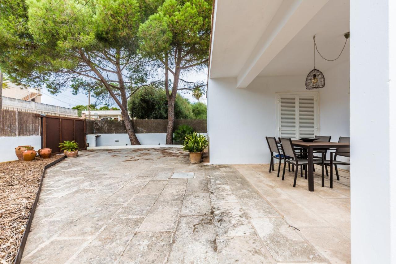 Villa Con Piscina Cerca Del Mar En *